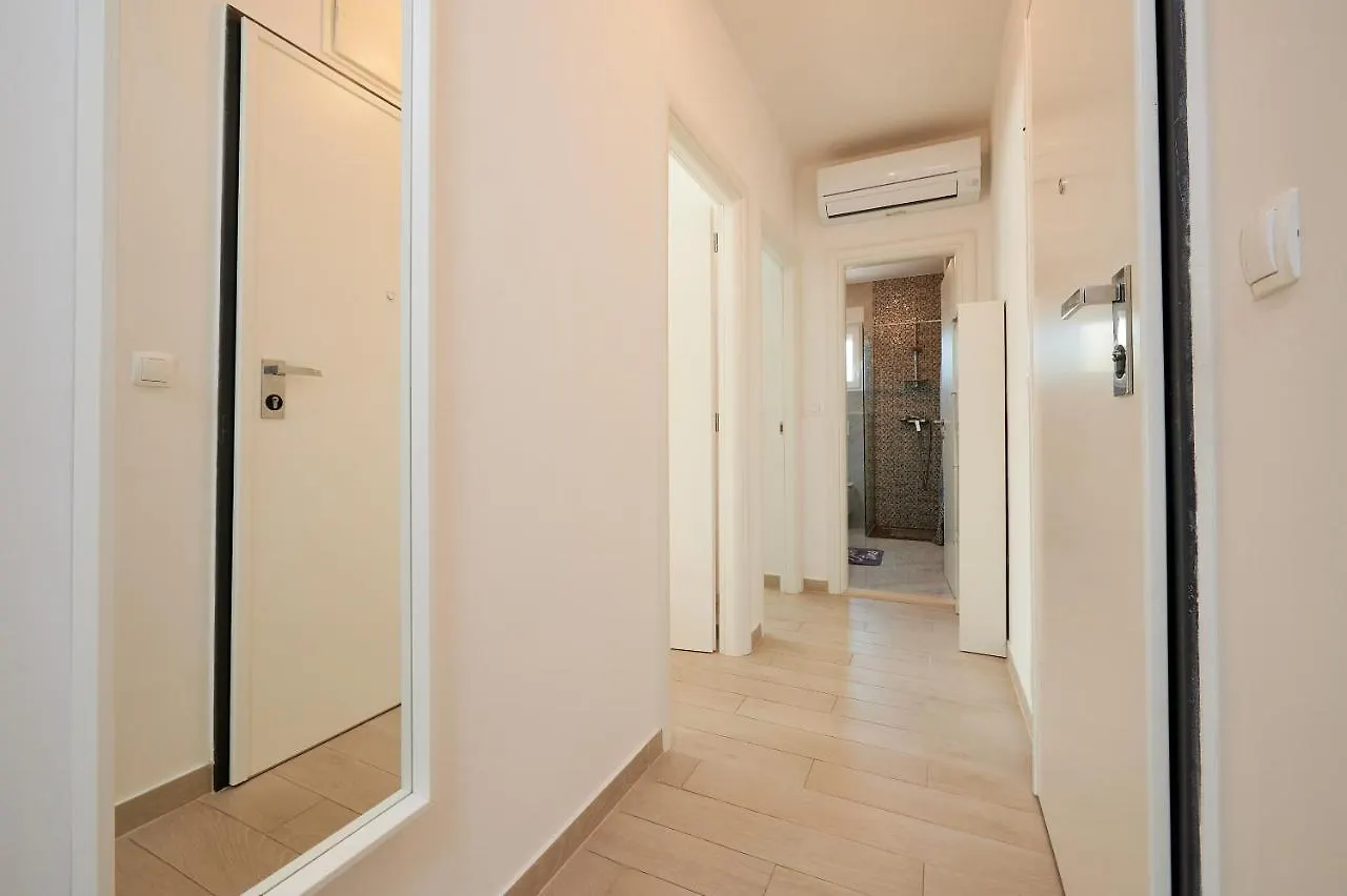 Apartman Twins Trogir 0*,  Croatia